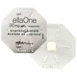 En ellaOne 30 mg angrepille i blisterpakning, foran og bak